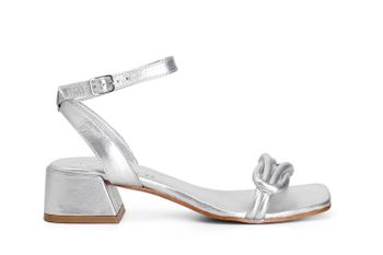 sandalias de piel con nudo en la pala. silver
