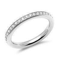 anillo de mujer de acero inoxidable pulido con piedras