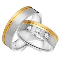 alianzas 8 quilates oro amarillo-blanco 3 diamantes