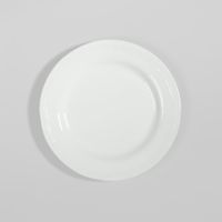 plato de postre de ceramica blanca con ribete en relieve