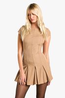 vestido mini plisado con mangas casquillo beige