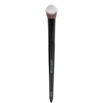 brushworks No. 25 Brightening Concealer Brush