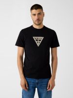 camiseta con logo estampado
