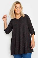 yours top negro y rosa de pico con vuelo  mujer curvy y tallas grandes yours