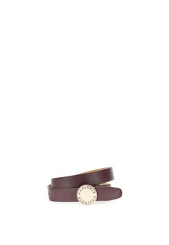 cinturón de piel con hebilla metálica con esmalte negro bordeaux