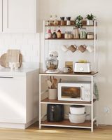 estanteria de cocina con 4 enchufes y 2 puertos usb