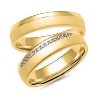 alianzas de oro con 15 diamantes