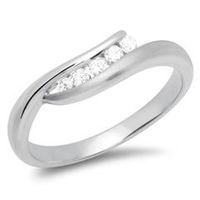 anillo de plata 925 con varias circonitas