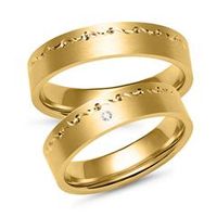 alianzas de oro con diamante