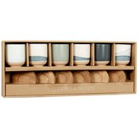 juego 6 de tazas de ceramica azul y crema y platillos de madera de acacia