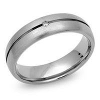 anillo exclusivo de titanio con ranura brillante y diamante