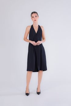 vestido de cuello halter en cadi black 40