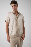 camiseta con logo