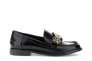 mocasines con pinza efecto piel cepillada black