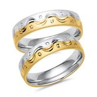 alianzas de oro blanco y amarillo