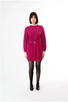 vestido de punto con cuello redondo y cinturón red