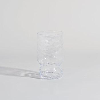 Vaso de vidrio martillado transparente