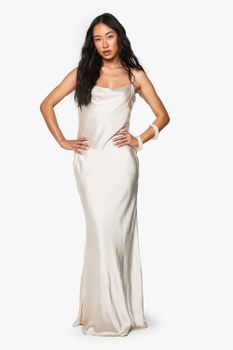 Vestido Maxi Para Dama De Honor De Raso Con Escote Plisado, Beige