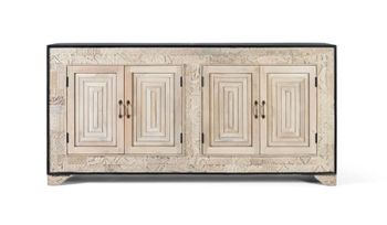Aparador con cuatro puertas y detalles tallados a mano 195cm