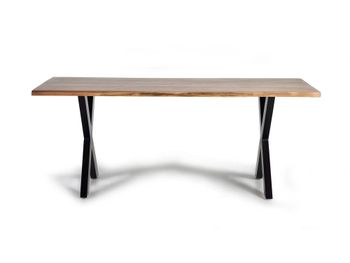 Mesa de comedor en madera acacia natural y patas de metal negro