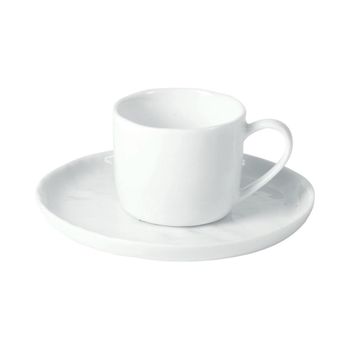 Taza pequeña de porcelana blanca