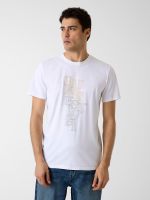 camiseta con logo estampado