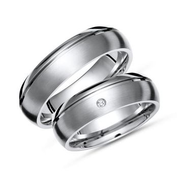 Alianzas de boda de titanio grabado de diamantes