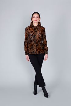 camisa de terciopelo devoré estampada burnout animal print