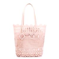 bolso shopping de encaje con charm powder