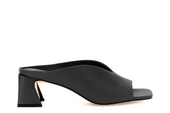 zueco de cuero napa black
