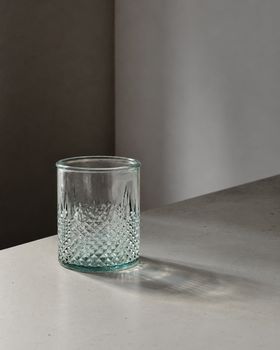 Vaso de vidrio reciclado en azul 9x9x11 cm