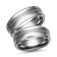 alianzas de boda de tungsteno con grabado laser parcialmente pulidas