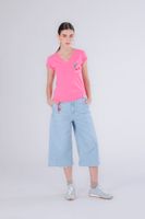camiseta con cuello en v y estampado de cerezas bubble gum s
