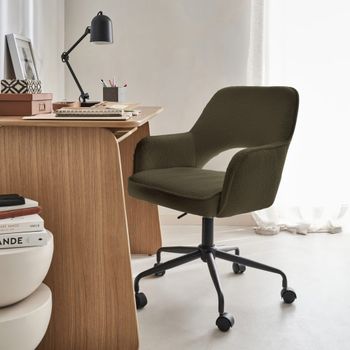 Silla de oficina con ruedas en borreguito y base negra, caqui oscuro