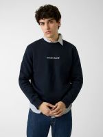 sudadera bordada corte slim