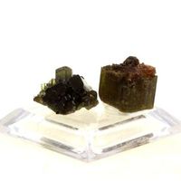 vesuvianite - pierre natural de italia bellecombe val daosta - cristal verde oliva curacion y piedra de transformacion  375 ct - certificado de