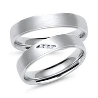 alianzas de oro blanco o platino con 3 diamantes