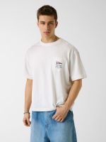 camiseta corta y amplia