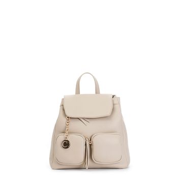 mochila con bolsillos y charm metálico beige