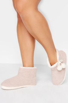 Zapatilla Ancha Tipo Bota Rosa Con Pompones