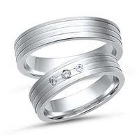 alianzas 8 quilates oro blanco 3 diamantes