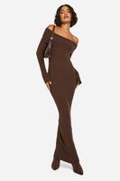 vestido maxi de punto canala con escote bardot brown