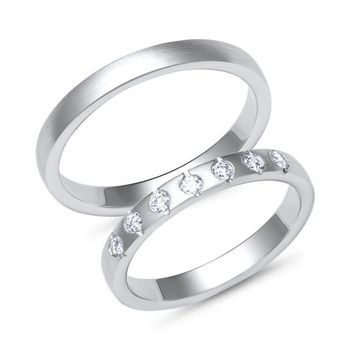 Alianzas 8 quilates oro blanco 7 diamantes
