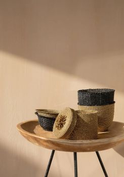 Cesta de cuentas en negro 13x13x7 cm