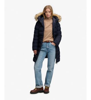 Superdry para mujer. W5012185A Chaqueta Media Fuji con Pelo Sintético y Capucha marino (XS), Casual, Poliéster