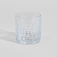 vaso de whisky de vidrio transparente