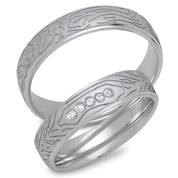 Alianzas 8 quilates oro blanco 5 diamantes