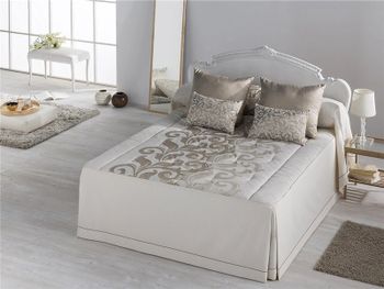 Colcha edredón donatella jacquard con volante elegance jvr