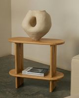 mesa auxiliar de madera de abeto en color marron claro 70 cm