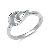 anillo de plata con superficie parcialmente pulida
